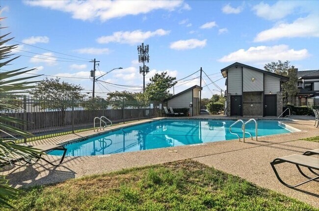 Building Photo - 1748 Ohlen Rd