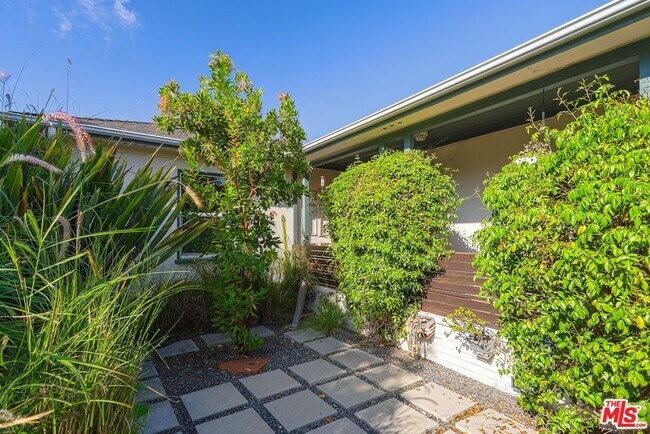 Building Photo - 5615 Wenlock St