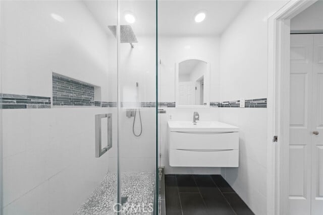 Building Photo - 10515 Valjean Ave