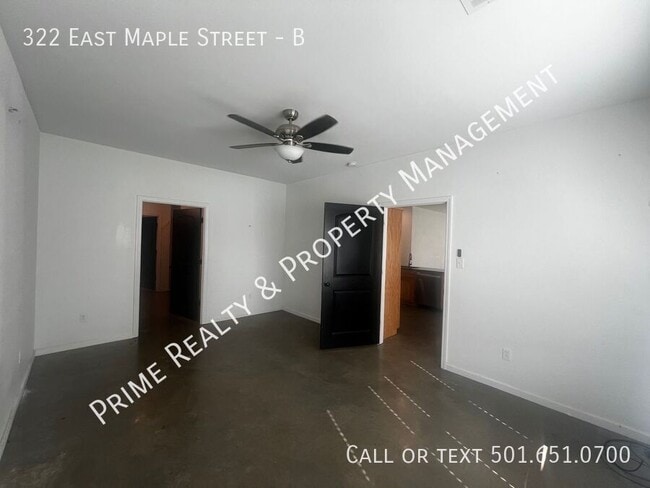 Building Photo - 322 E Maple St