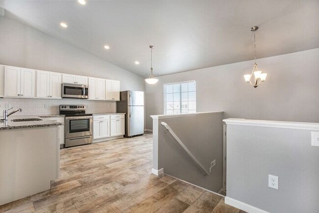 Building Photo - 17544 Silver Maple St