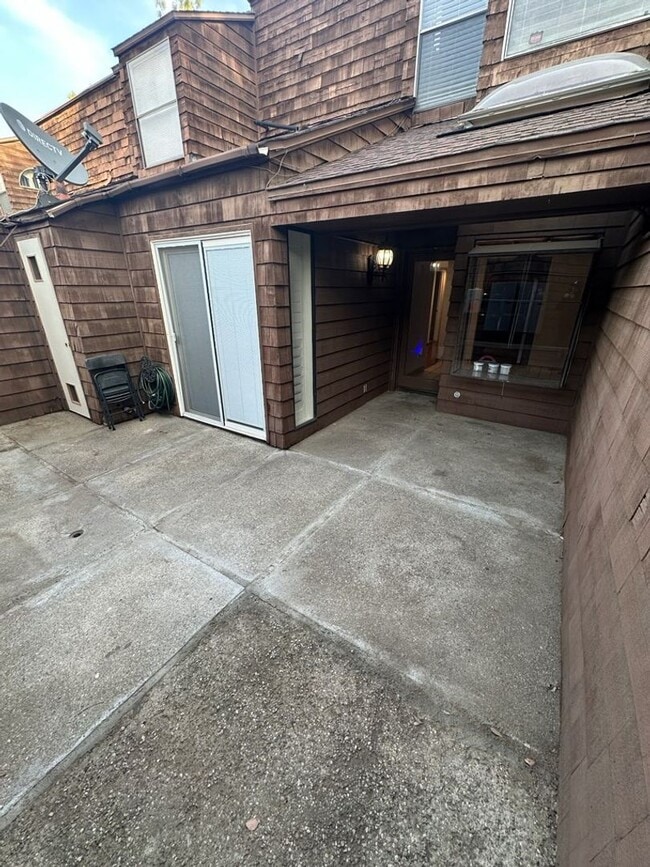 Building Photo - Charming 2-Bedroom, 2-Bathroom Townhome with Loft With Solar!