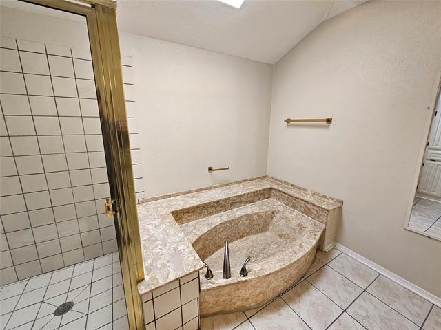 Building Photo - 3213 Saddlehead Dr