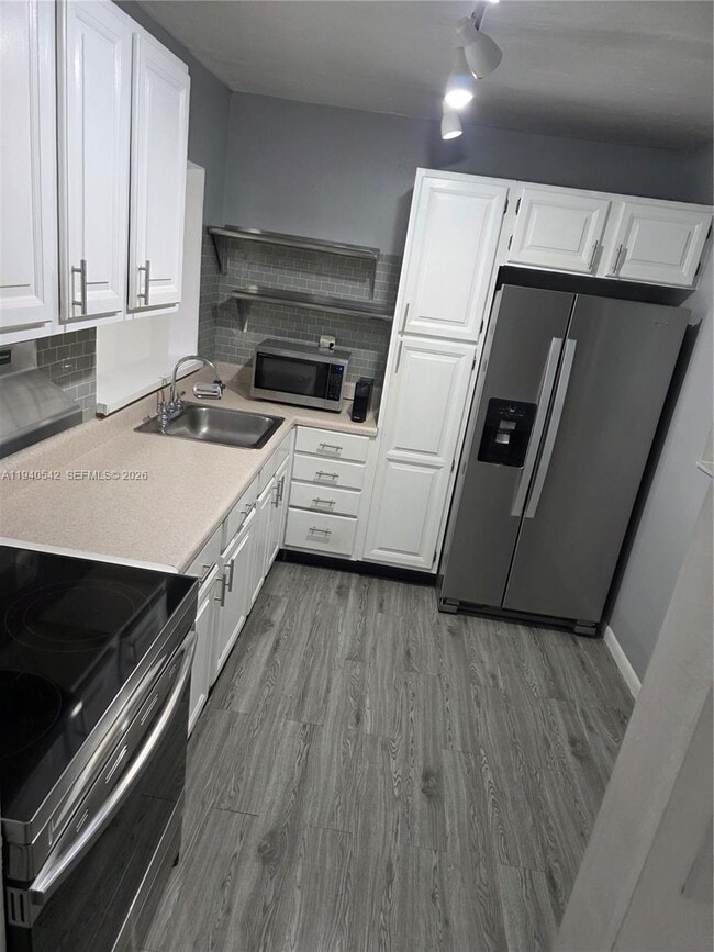 Building Photo - 8065 SW 107th Ave