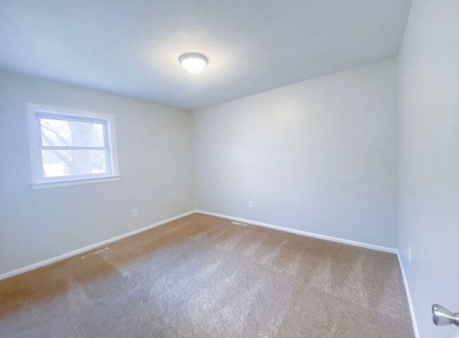 Building Photo - Italian Estates Property Management