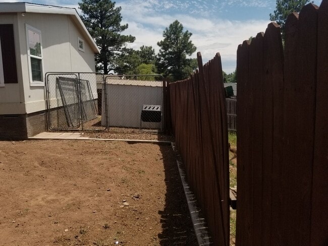 Building Photo - Great Location! 3 Bed, 2 Bath West-Flagsta...