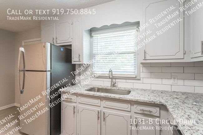 Building Photo - 1031-B Circle Drive-