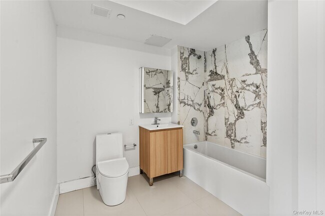 Building Photo - 10 Lyon Pl