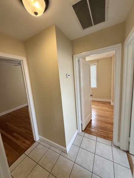 Building Photo - 190 Institute Rd