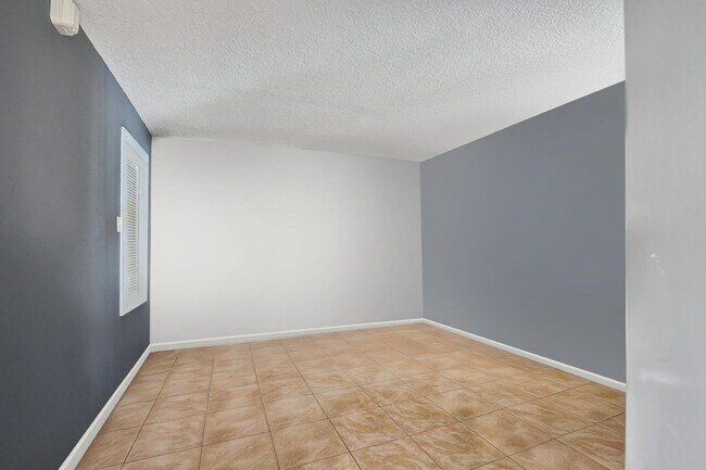 Building Photo - 1401 S Federal Hwy