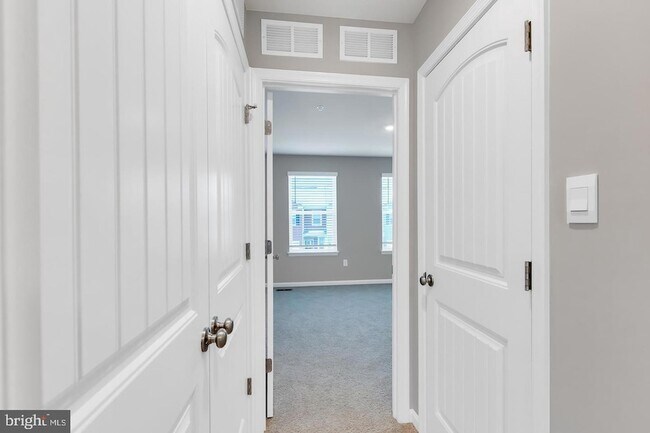 Building Photo - 1408 Sugarplum Ln