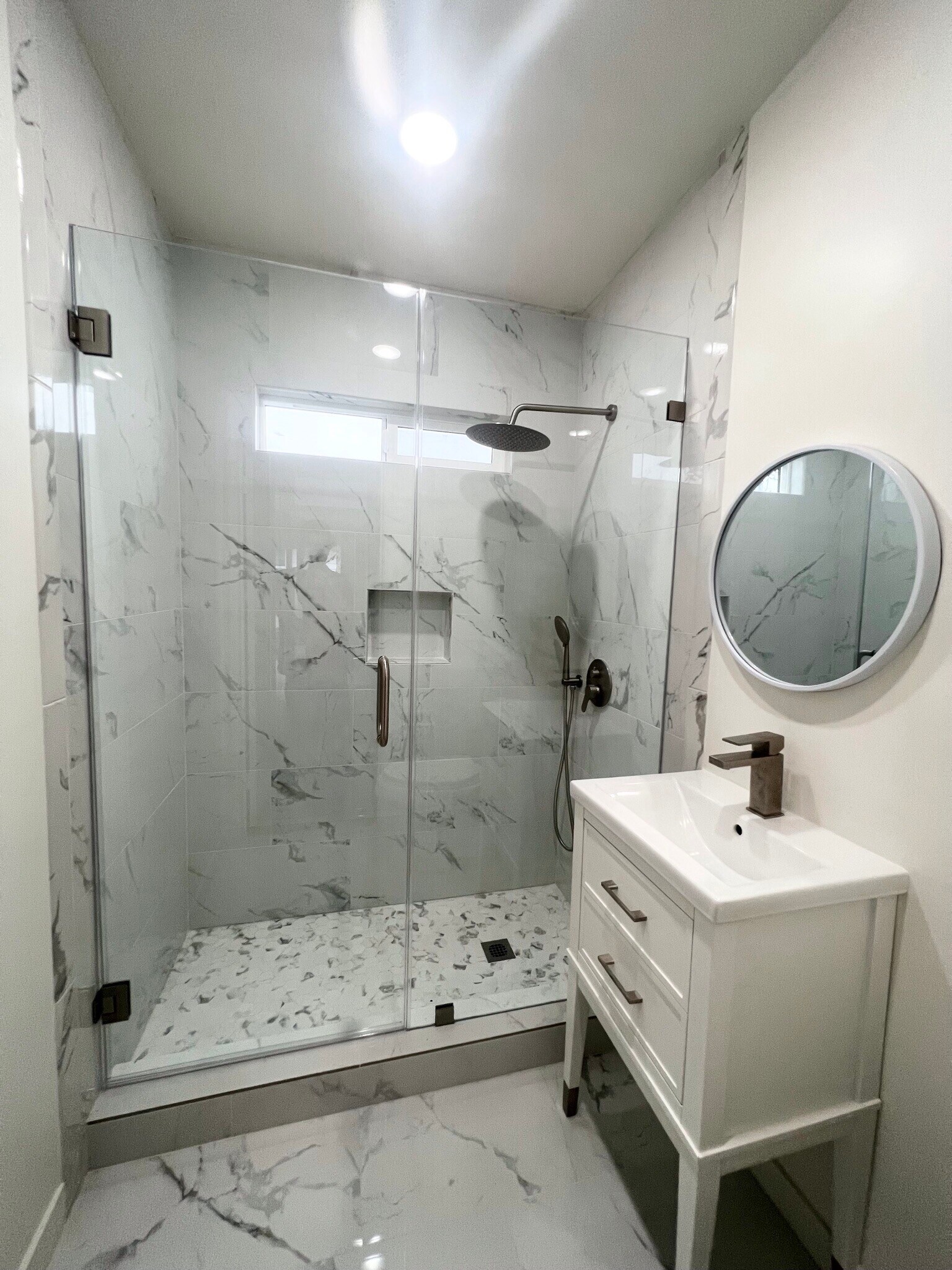 Building Photo - 2444 Chelsea Pl