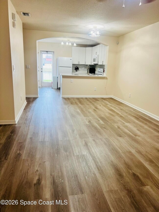 Building Photo - 1145 Luminary Cir