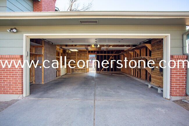 Building Photo - 1334 Pike Dr