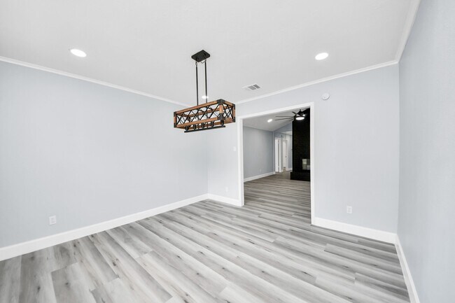 Building Photo - 9406 Vickijohn Dr