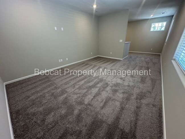 Building Photo - 864 Furlong Dr