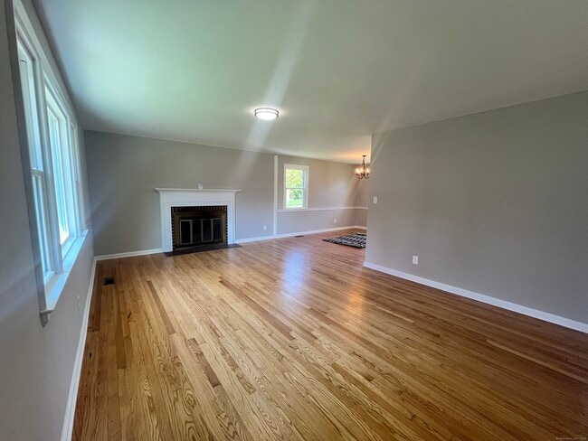 Building Photo - 22 Jansen Ln