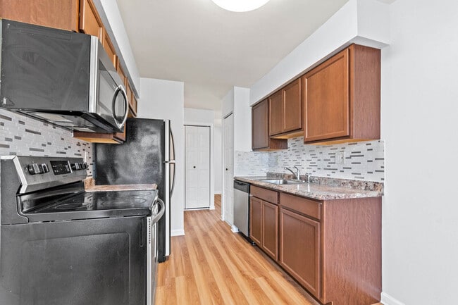 Building Photo - 66 Banner Ct