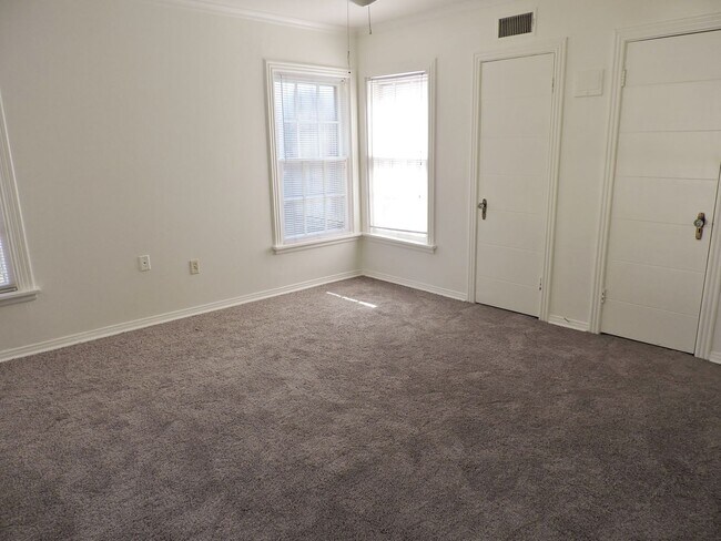 Building Photo - Westcliff - TCU area four bedroom home for...