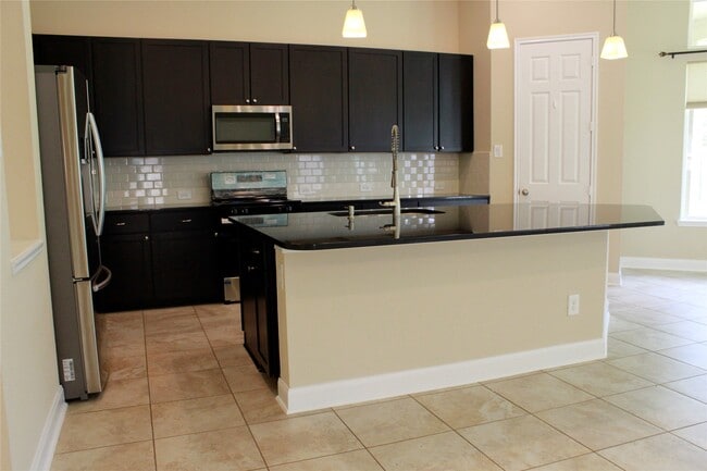 Building Photo - 8727 Stoney Brook Ln