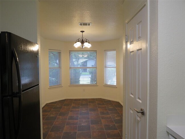 Building Photo - 1503 Serene Oaks Dr