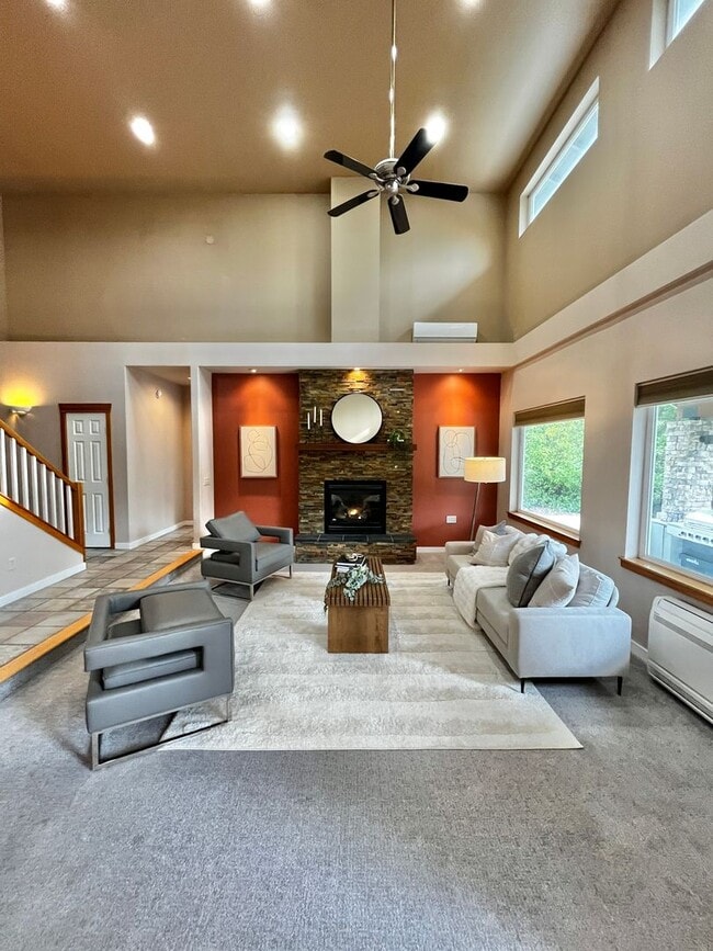 Building Photo - Seabeck Heights Home with Pickle Ball Court!