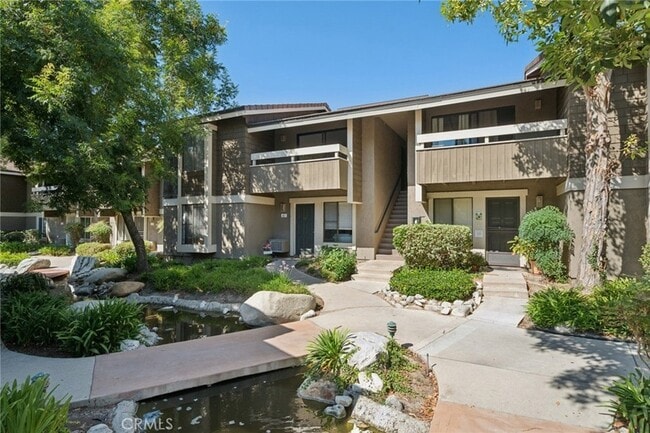 Building Photo - 82 Streamwood