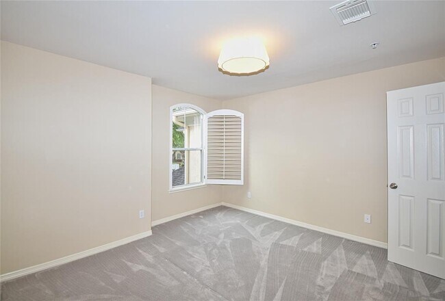 Building Photo - 4323 Lake Walk Ct