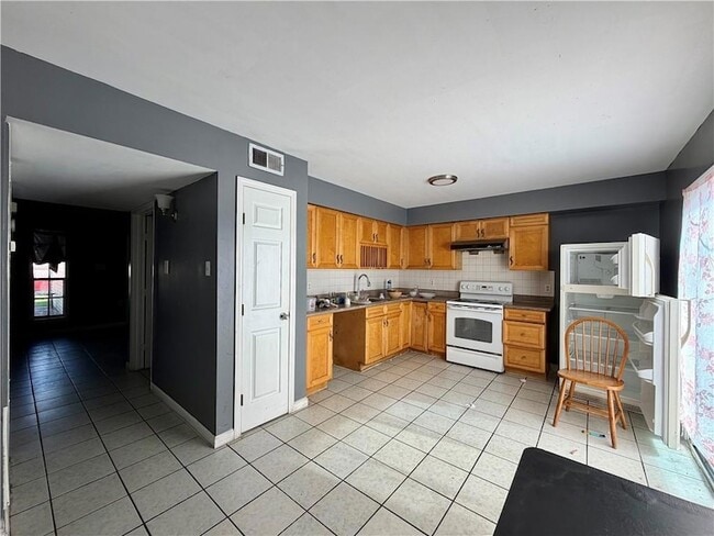 Building Photo - 3615 Jupiter Dr