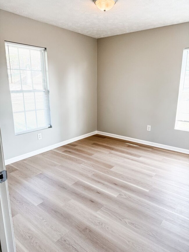 Building Photo - Charming 3 bedroom, 2 bath Home in North Knoxville!