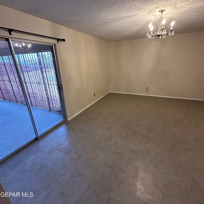 Building Photo - 3304 Old Spanish Trail