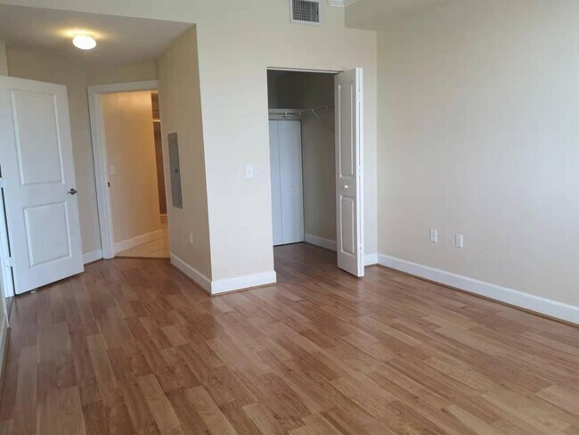 Building Photo - 1660 Renaissance Commons Blvd