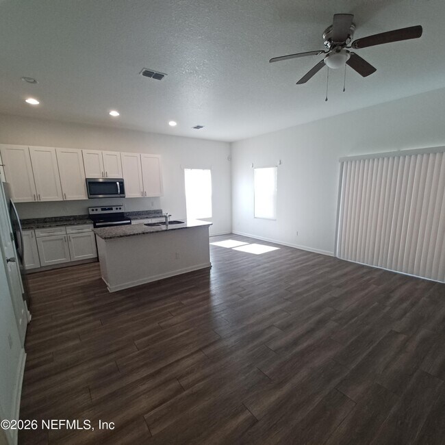 Building Photo - 3006 Alonso Rd