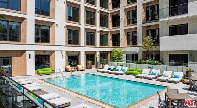 Building Photo - 10375 Washington Blvd