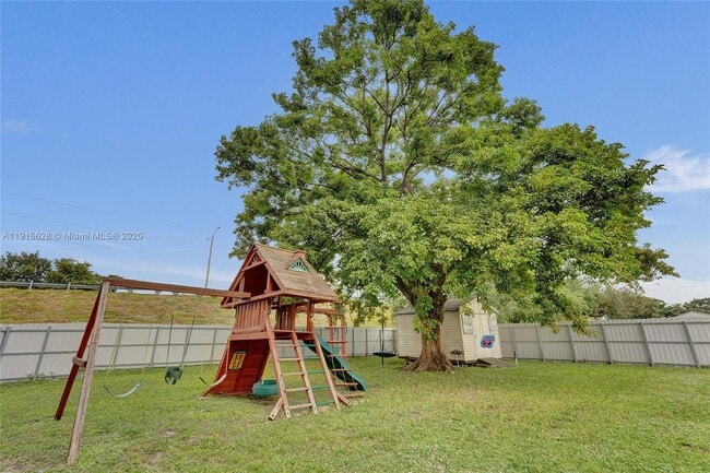 Building Photo - 6283 Sherman St