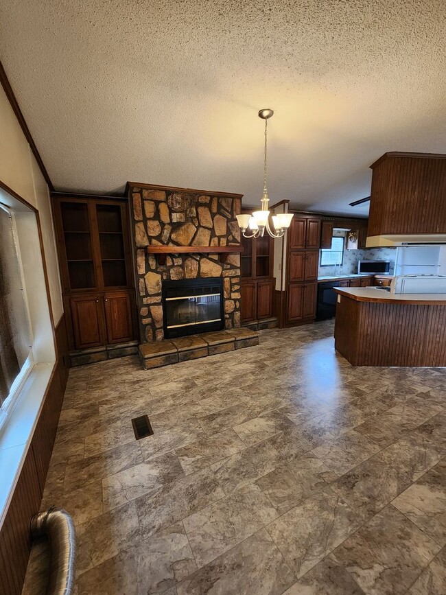 Building Photo - Spacious 2/2 House in Burnet TX