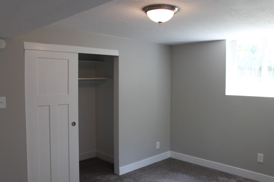 Building Photo - 429 W 2700 S