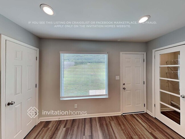 Building Photo - 716 Raindrops Rd