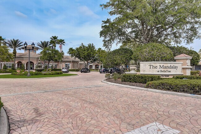 Building Photo - Beautifully Maintained 3-Bedroom, 2-Bathro...