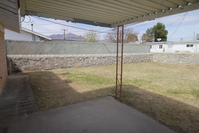 Building Photo - 5725 Waycross Ave