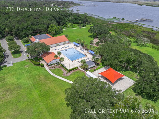 Building Photo - 213 Deportivo Dr