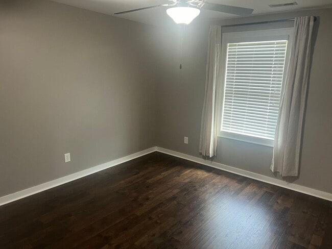 Building Photo - Must See Home In Madison City!