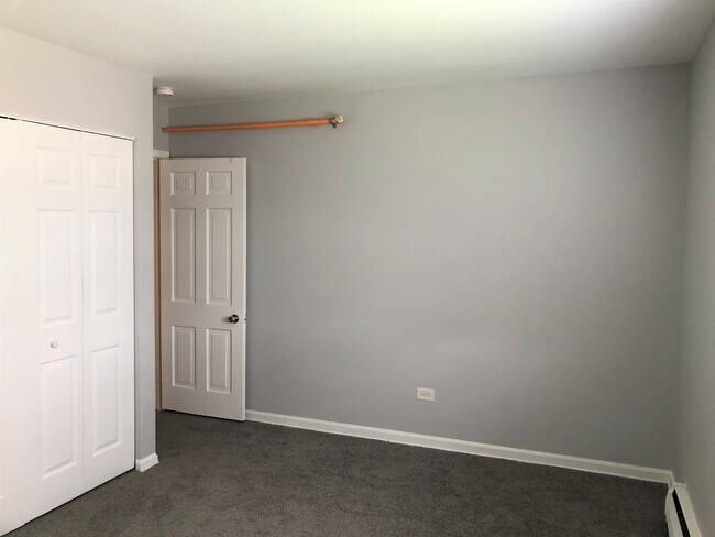 Building Photo - 5629 St Charles Rd