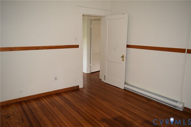 Building Photo - 301 W 30th St