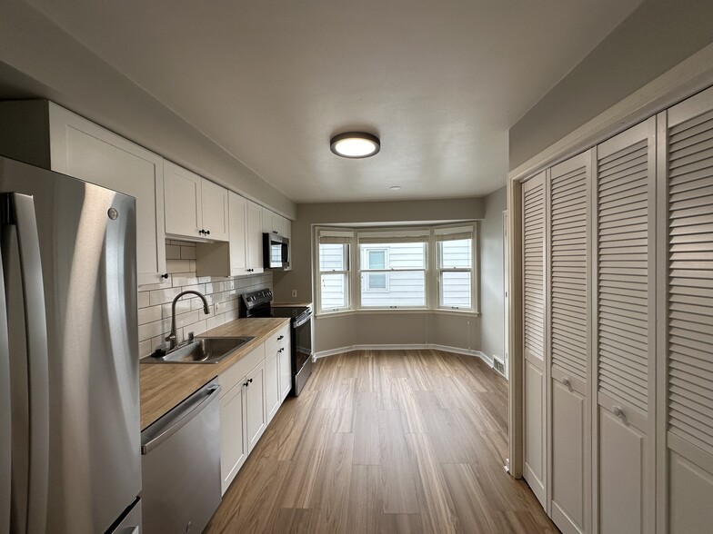 Kitchen - 2030 N 86th St
