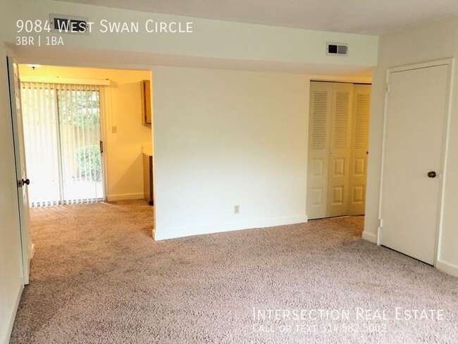 Building Photo - Spacious 3bd/1ba Brentwood Forest Condo