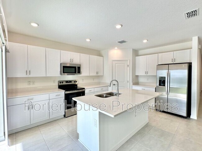 Building Photo - 4847 Sunflower St