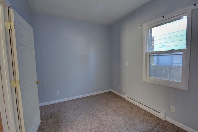 Building Photo - 123 3rd St