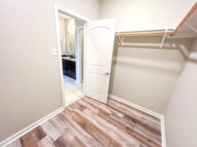 Building Photo - 524 Cautillion Dr