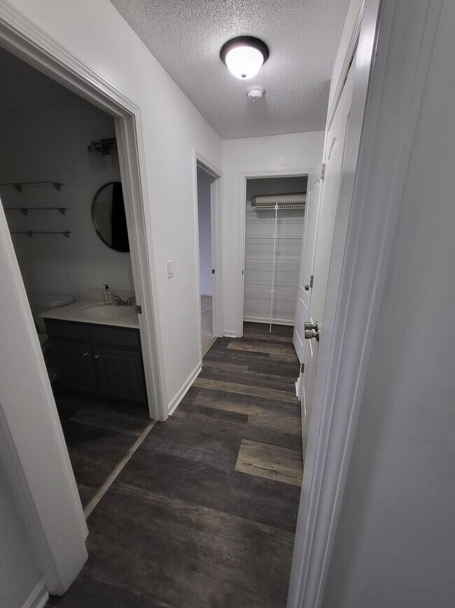 Building Photo - BEAUTIFUL Ranch Home